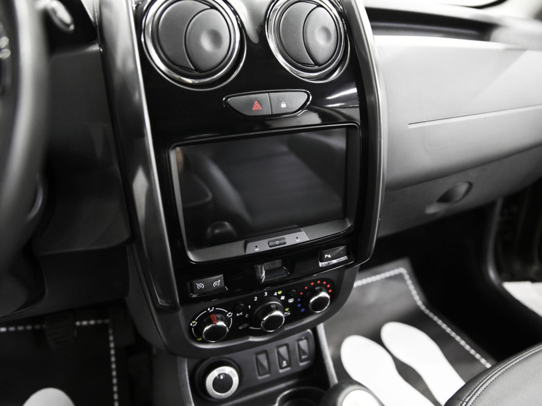 Renault Duster Luxe Privilege 1.5 МКПП фото 13