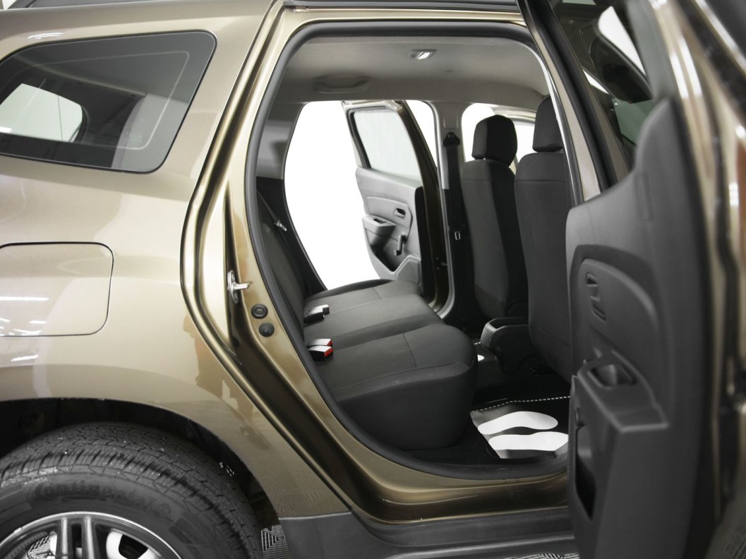 Renault Duster 1.6 МКПП фото 11