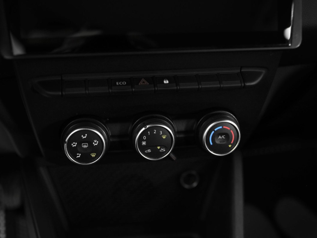 Renault Duster 1.6 МКПП фото 14