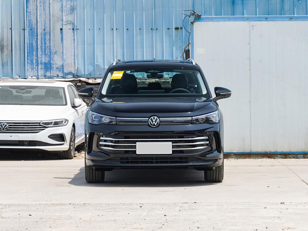 Volkswagen Tiguan L Pro 2026 330 TSI DSG Smart 2.0 DSG фото 1