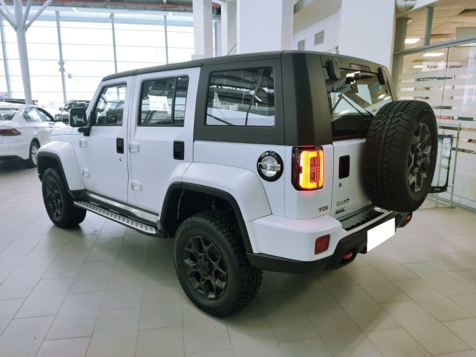 Baic BJ40 Exclusive 2.0 АКПП фото 2