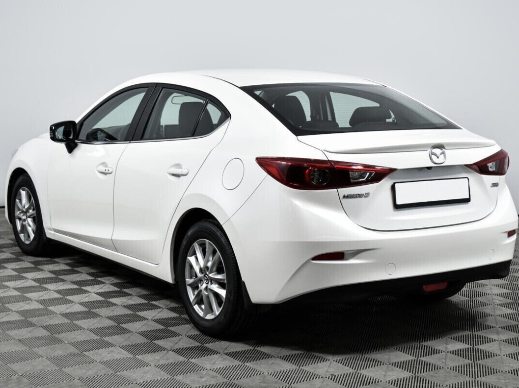 Mazda 3 1.5 АКПП, 2017 фото 2