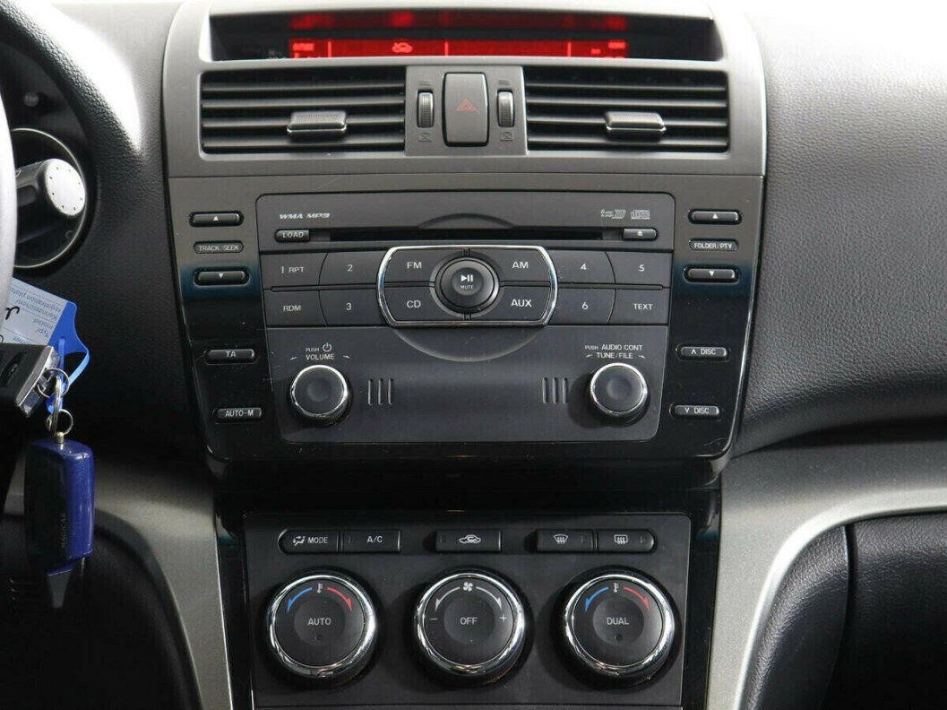 Mazda 6 2.0 АКПП, 2010 фото 5