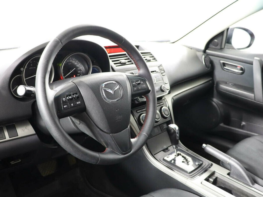 Mazda 6 2.0 АКПП, 2010 фото 8