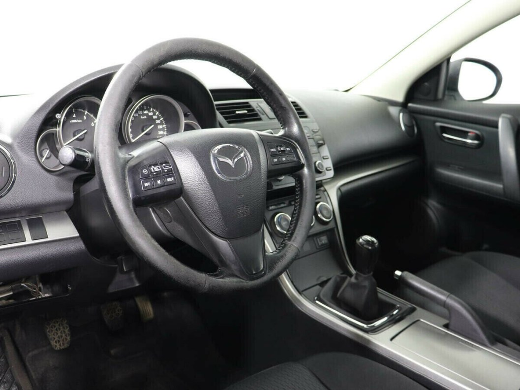 Mazda 6 1.8 МКПП, 2010 фото 5