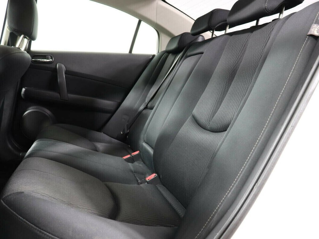 Mazda 6 1.8 МКПП, 2010 фото 9
