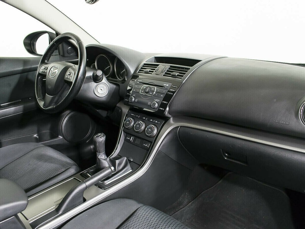 Mazda 6 1.8 МКПП, 2011 фото 8