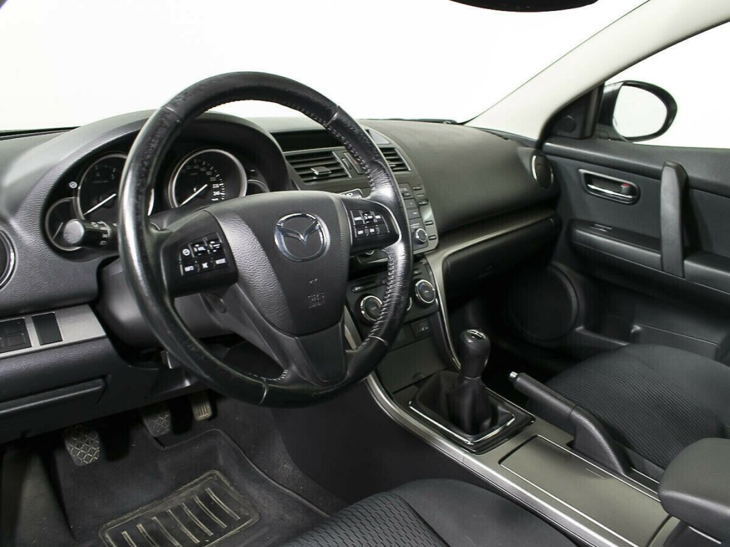 Mazda 6 1.8 МКПП, 2011 фото 9