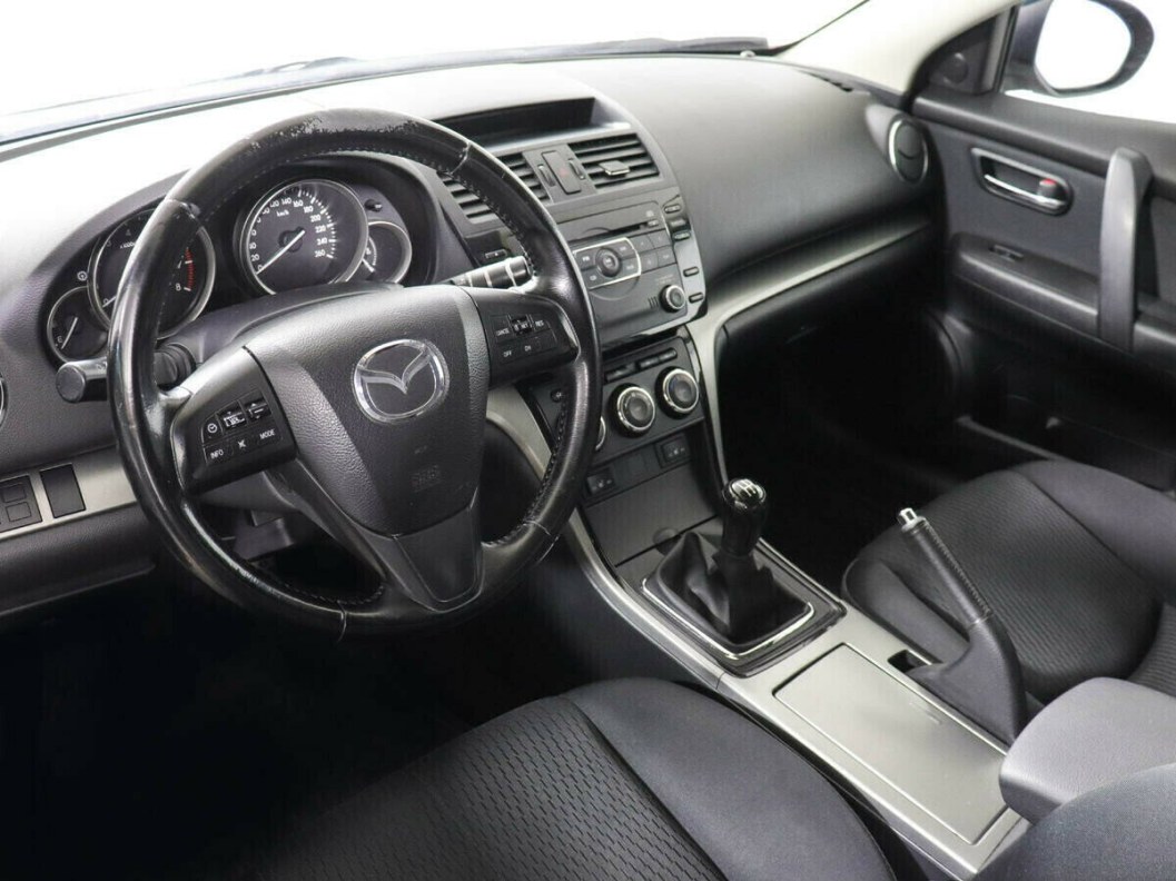 Mazda 6 1.8 МКПП, 2010 фото 5