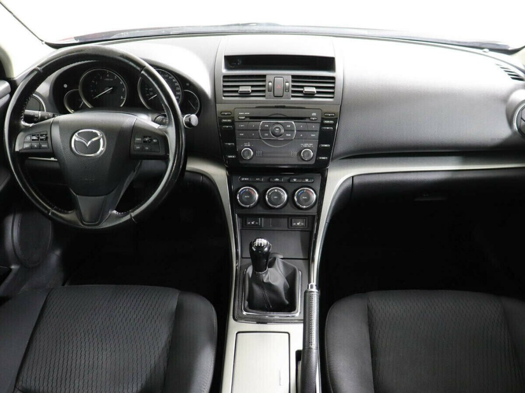 Mazda 6 1.8 МКПП, 2010 фото 8