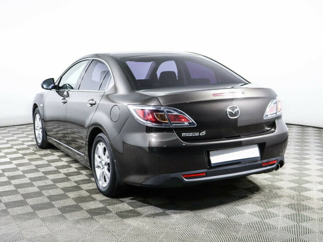 Mazda 6 1.8 МКПП, 2011 фото 4