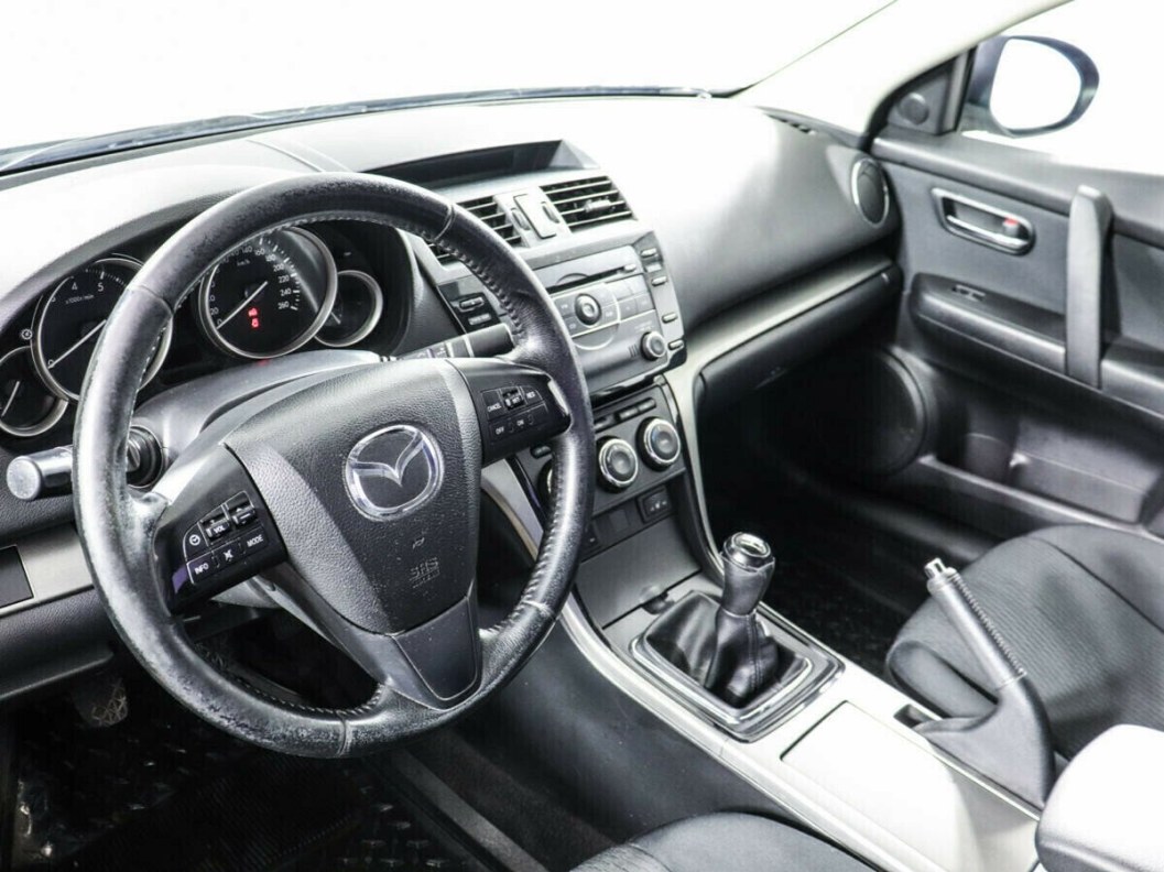 Mazda 6 1.8 МКПП, 2011 фото 5