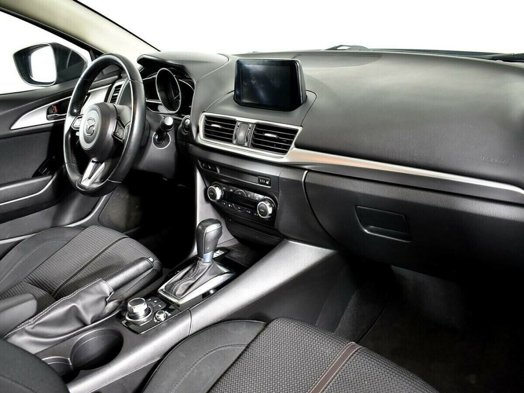 Mazda 3 1.5 АКПП, 2016 фото 5