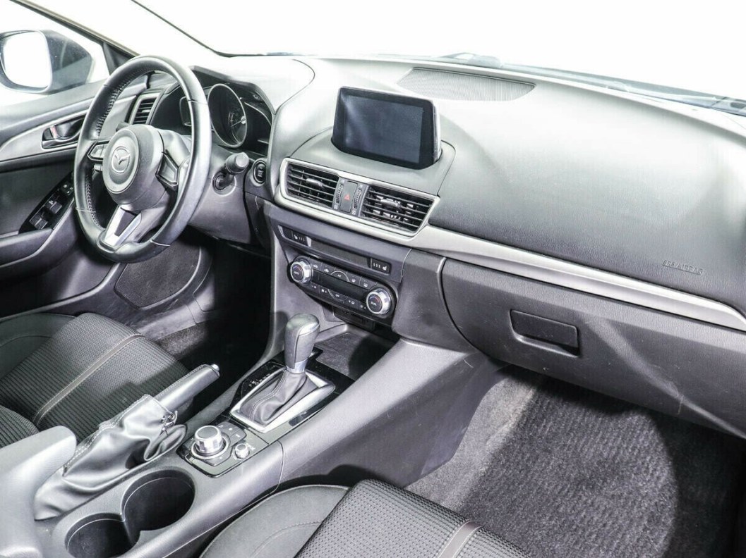 Mazda 3 1.5 АКПП, 2016 фото 8