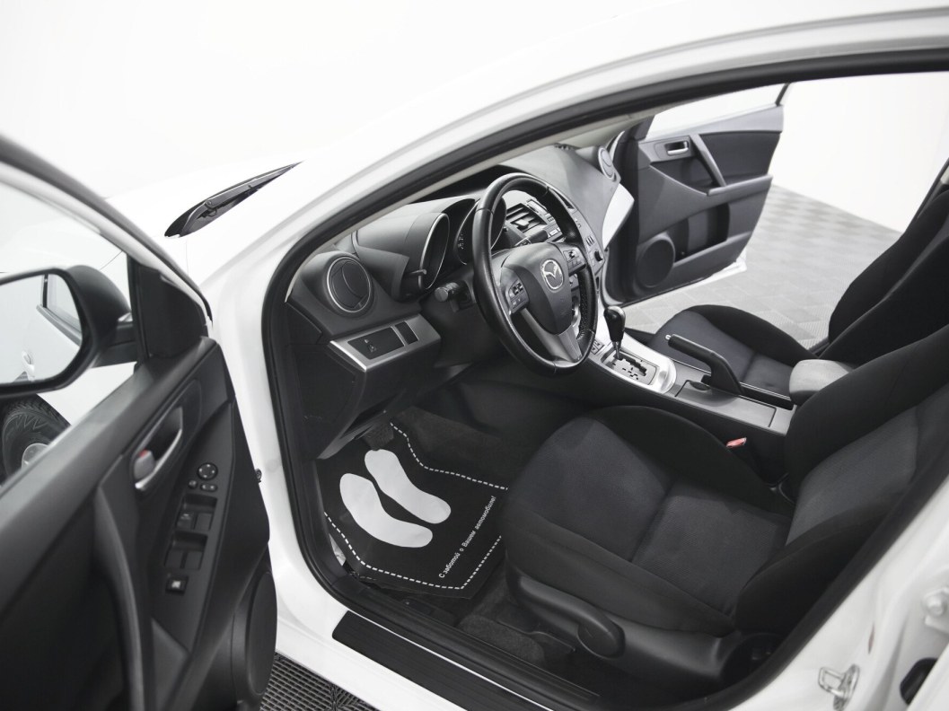 Mazda 3 Touring 1.6 АКПП, 2013 фото 8