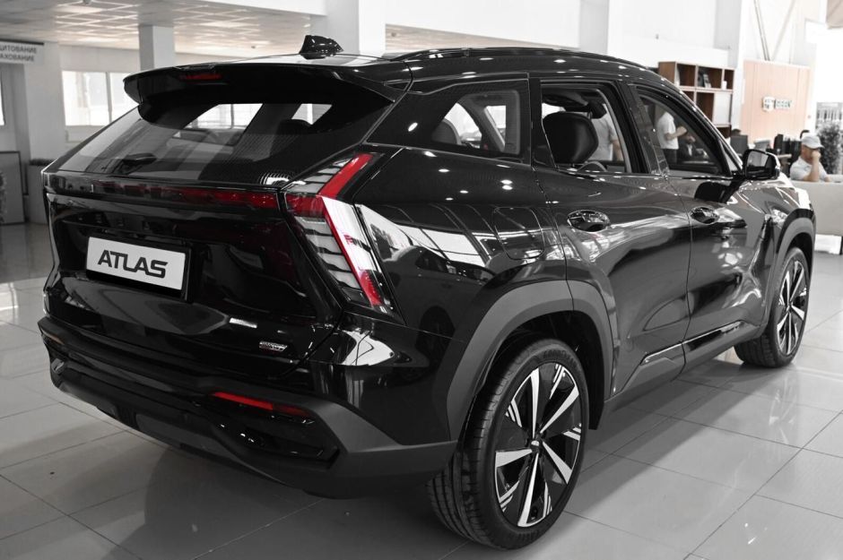 Geely Atlas Flagship Sport 2.0 АКПП, 2024 фото 3