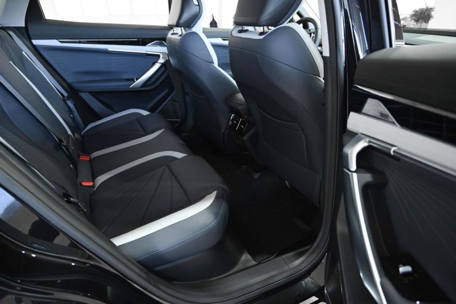 Geely Atlas Flagship Sport 2.0 АКПП, 2024 фото 8