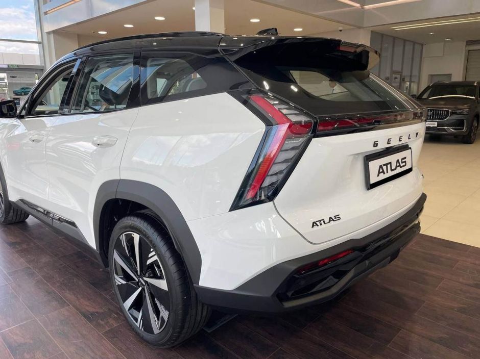 Geely Atlas Luxury 2.0 АКПП, 2024 фото 3