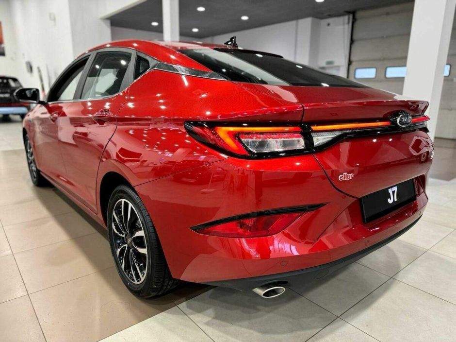 JAC J7 Tech 1.5 CVT фото 4