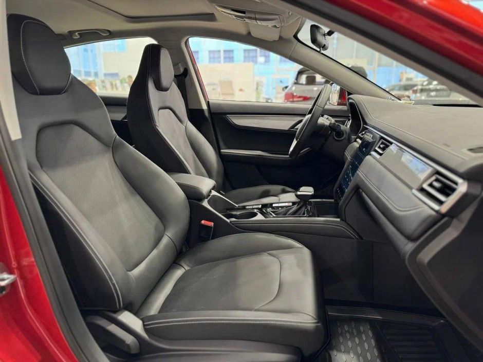 JAC J7 Tech 1.5 CVT фото 11