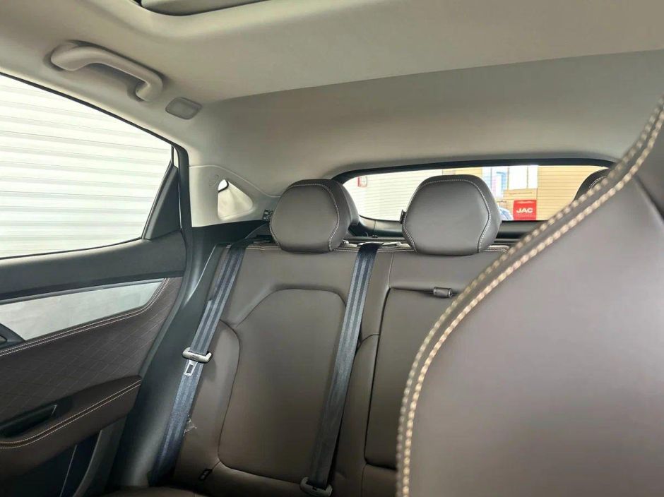 JAC J7 Tech 1.5 CVT фото 16
