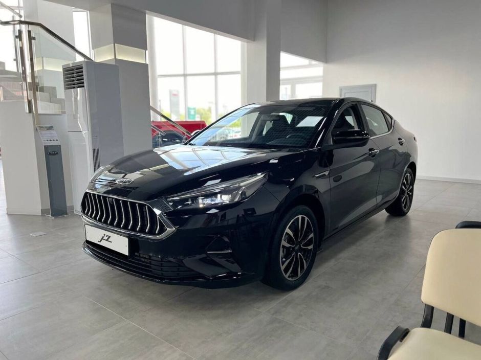 JAC J7 Luxury 1.5 CVT фото 1