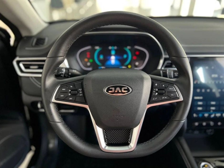 JAC J7 Luxury 1.5 CVT фото 12
