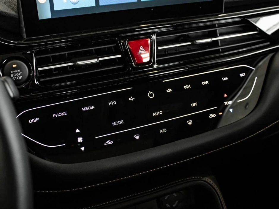 Москвич 3 Стандарт 1.5 CVT фото 14