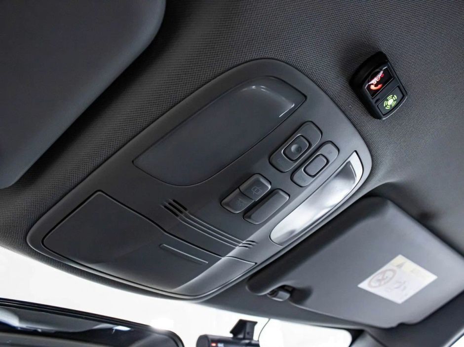 Москвич 3 Стандарт 1.5 CVT фото 16