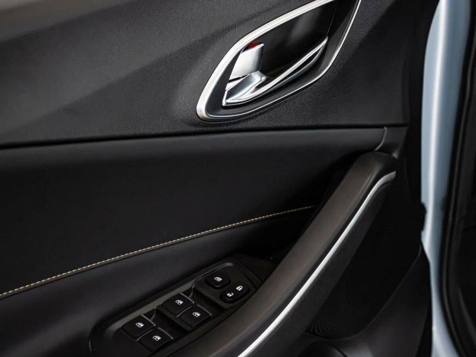 Москвич 3 Стандарт 1.5 CVT фото 18