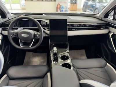 Geely Atlas Flagship 2.0 АМТ превью 7