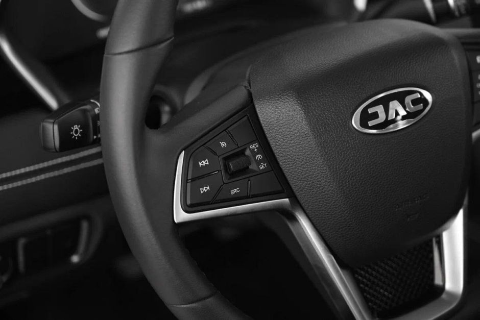 JAC J7 Luxury 1.5 CVT, 2024 фото 10