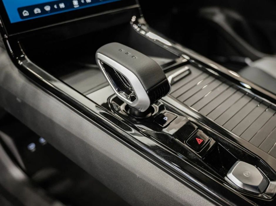 Geely Cityray Luxury 1.5 РКПП, 2024 фото 6