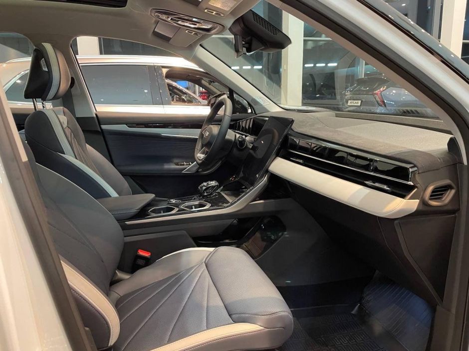Geely Atlas Flagship Sport 2.0 АКПП, 2024 фото 6