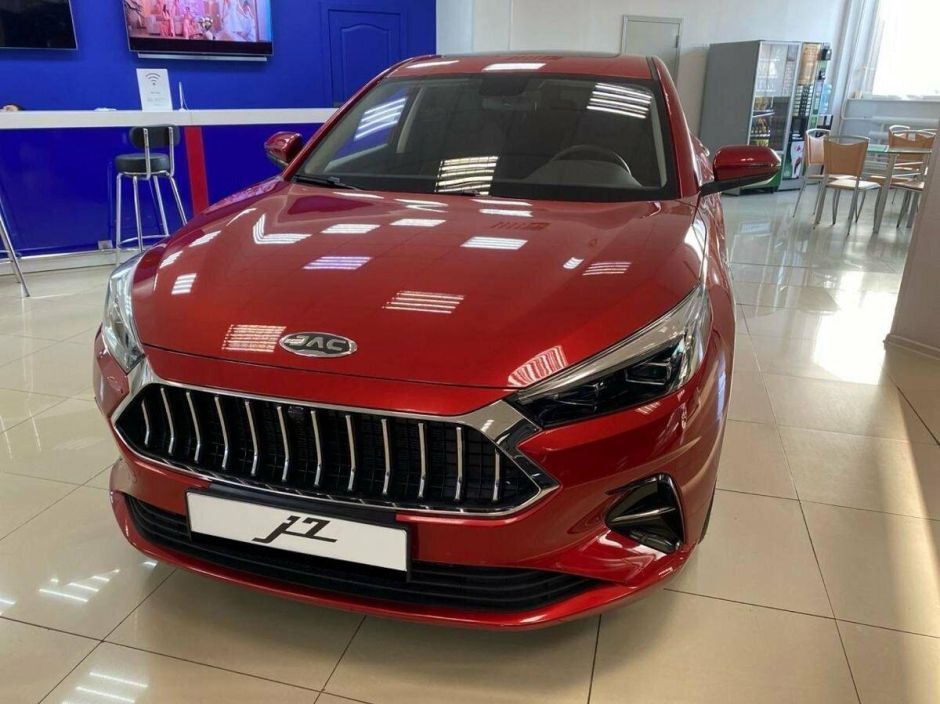 JAC J7 Luxury 1.5 CVT, 2024 фото 1