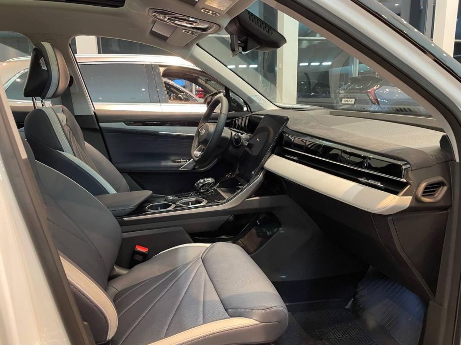 Geely Atlas Flagship 2.0 АКПП, 2024 фото 6
